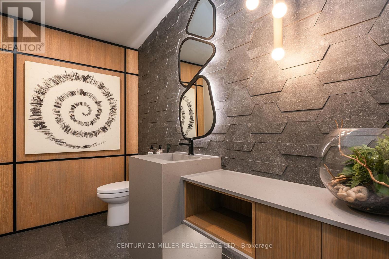 121 Edgecliffe Place, Burlington, Ontario  L7L 3Z2 - Photo 21 - W12972356