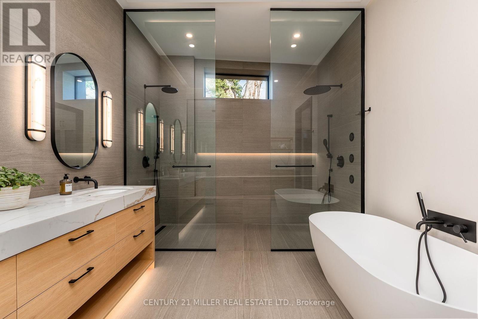 121 Edgecliffe Place, Burlington, Ontario  L7L 3Z2 - Photo 30 - W12972356