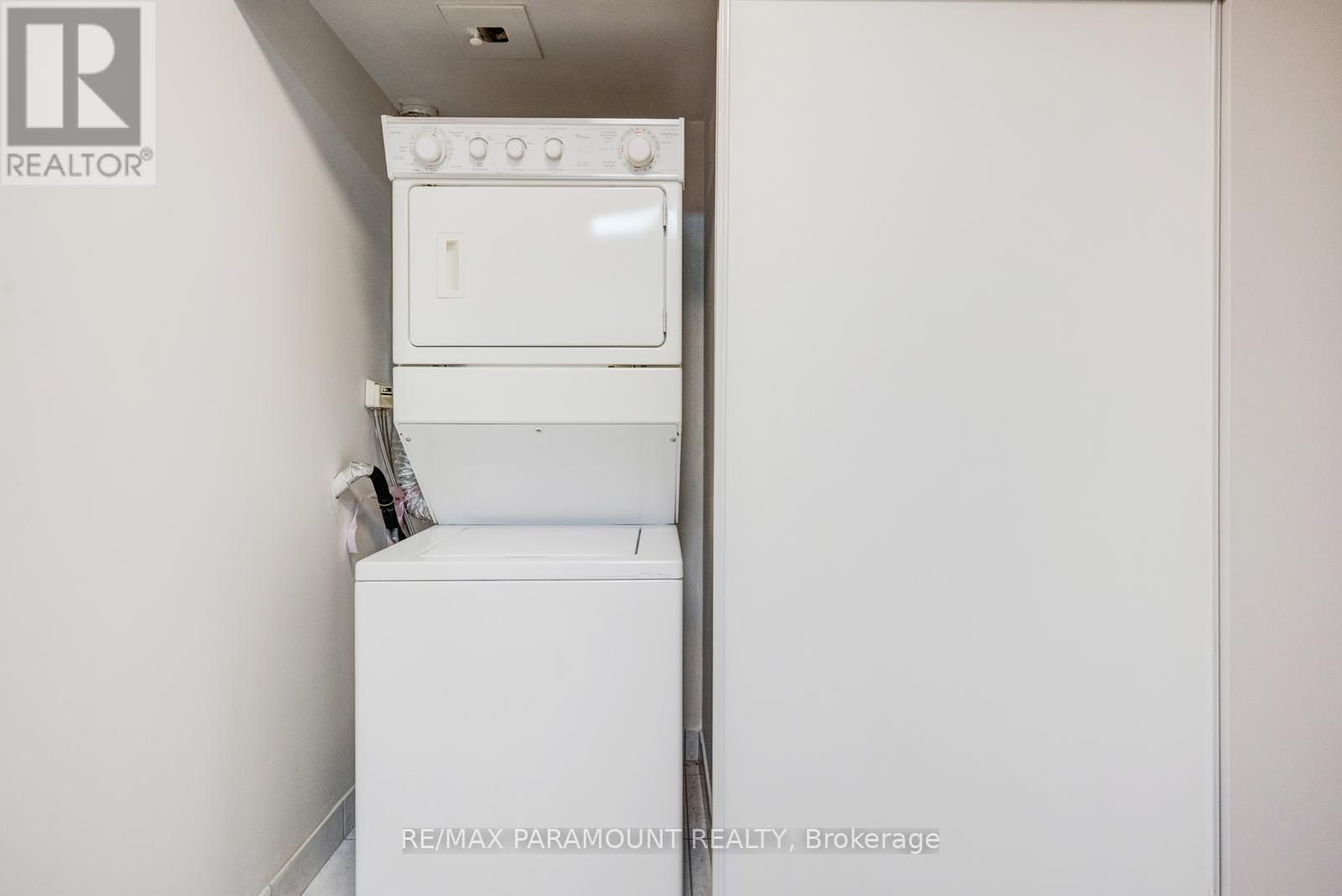 616 - 25 Kingsbridge Garden Circle, Mississauga, Ontario  L5R 4B1 - Photo 10 - W12972360