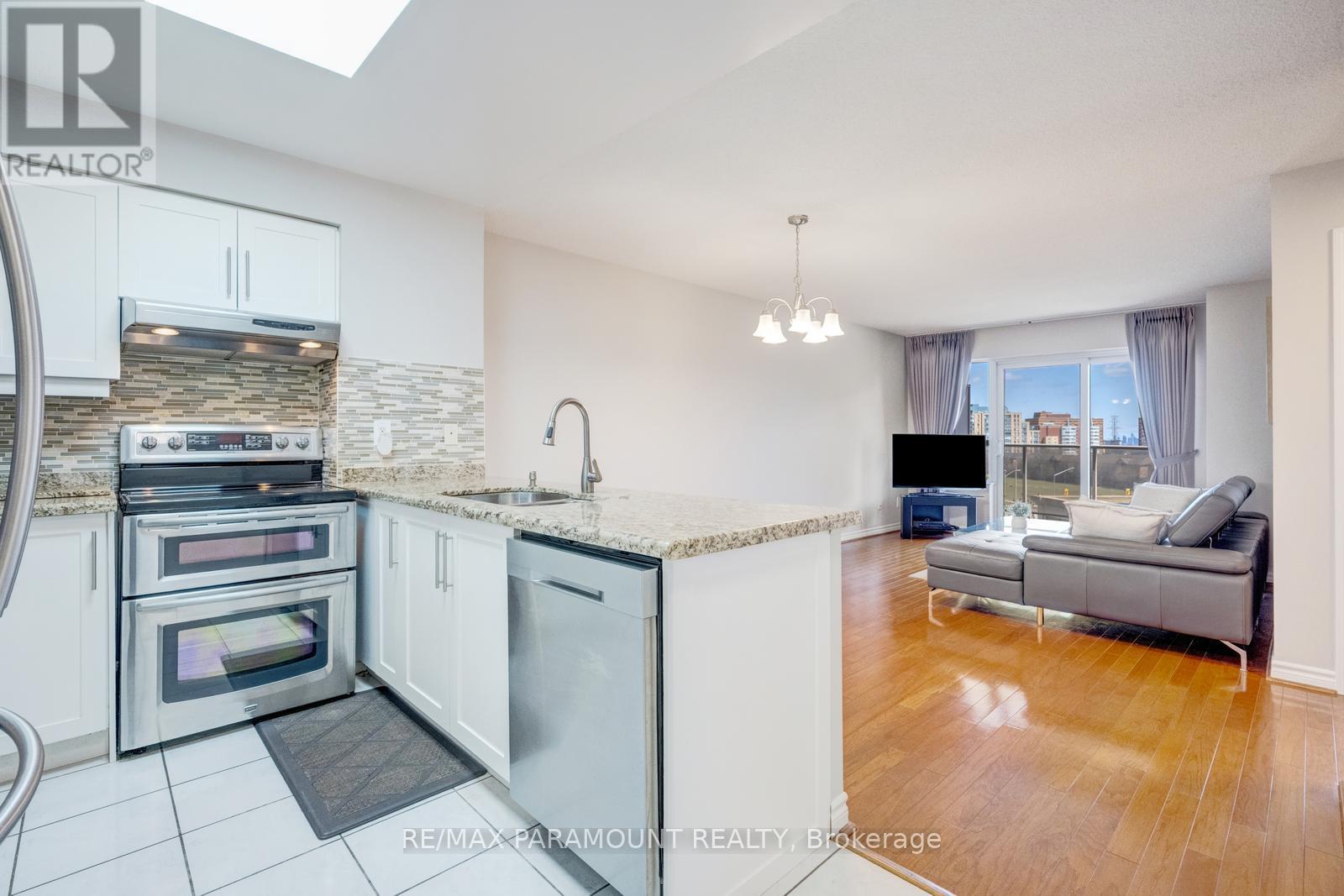 616 - 25 Kingsbridge Garden Circle, Mississauga, Ontario  L5R 4B1 - Photo 11 - W12972360