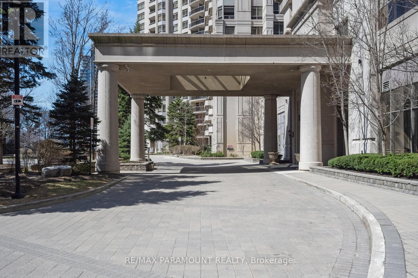 616 - 25 Kingsbridge Garden Circle, Mississauga, Ontario  L5R 4B1 - Photo 3 - W12972360