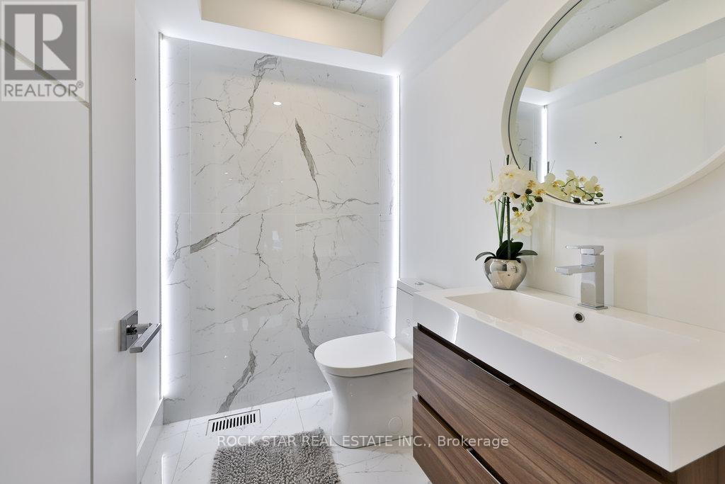 370 Goodram Drive, Burlington, Ontario  L7L 2K1 - Photo 13 - W12972366