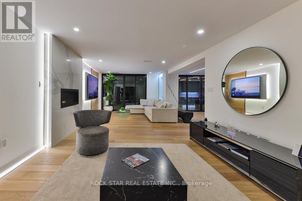 370 Goodram Drive, Burlington, Ontario  L7L 2K1 - Photo 18 - W12972366