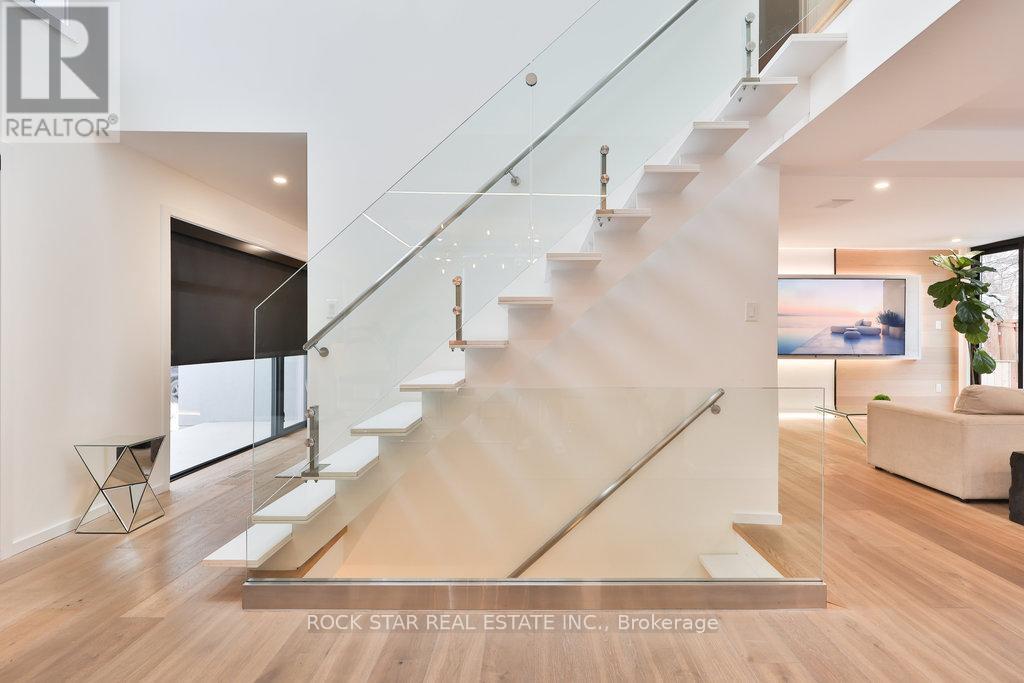 370 Goodram Drive, Burlington, Ontario  L7L 2K1 - Photo 20 - W12972366