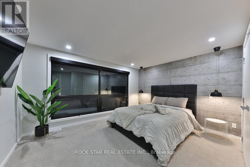 370 Goodram Drive, Burlington, Ontario  L7L 2K1 - Photo 25 - W12972366