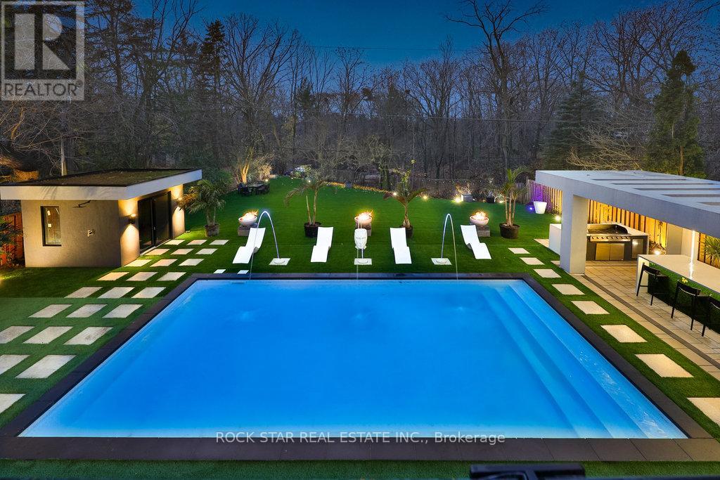 370 Goodram Drive, Burlington, Ontario  L7L 2K1 - Photo 3 - W12972366