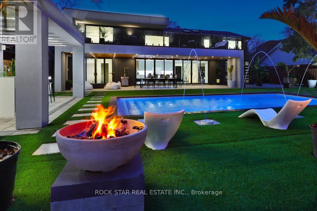 370 Goodram Drive, Burlington, Ontario  L7L 2K1 - Photo 4 - W12972366