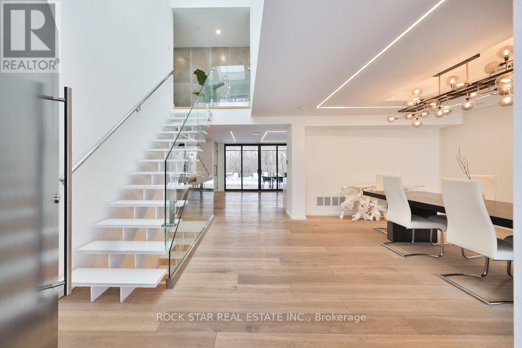 370 Goodram Drive, Burlington, Ontario  L7L 2K1 - Photo 7 - W12972366