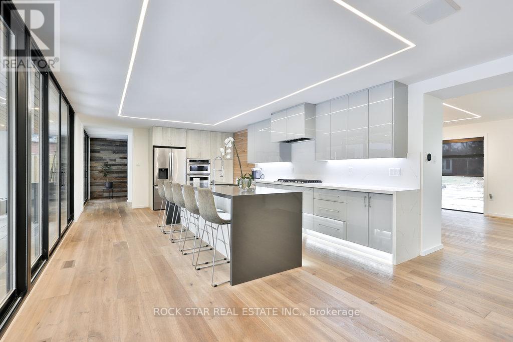 370 Goodram Drive, Burlington, Ontario  L7L 2K1 - Photo 9 - W12972366