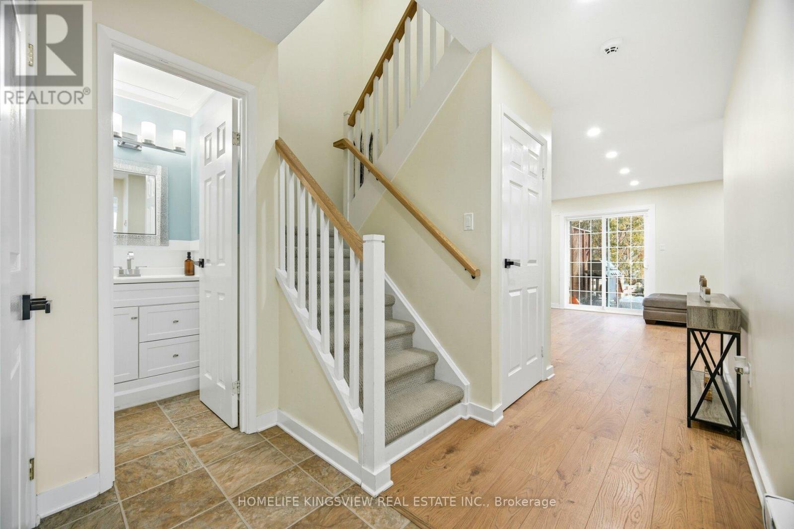 405 Maplegrove Avenue, Bradford West Gwillimbury (Bradford), Ontario  L3Z 1V8 - Photo 10 - N12971670