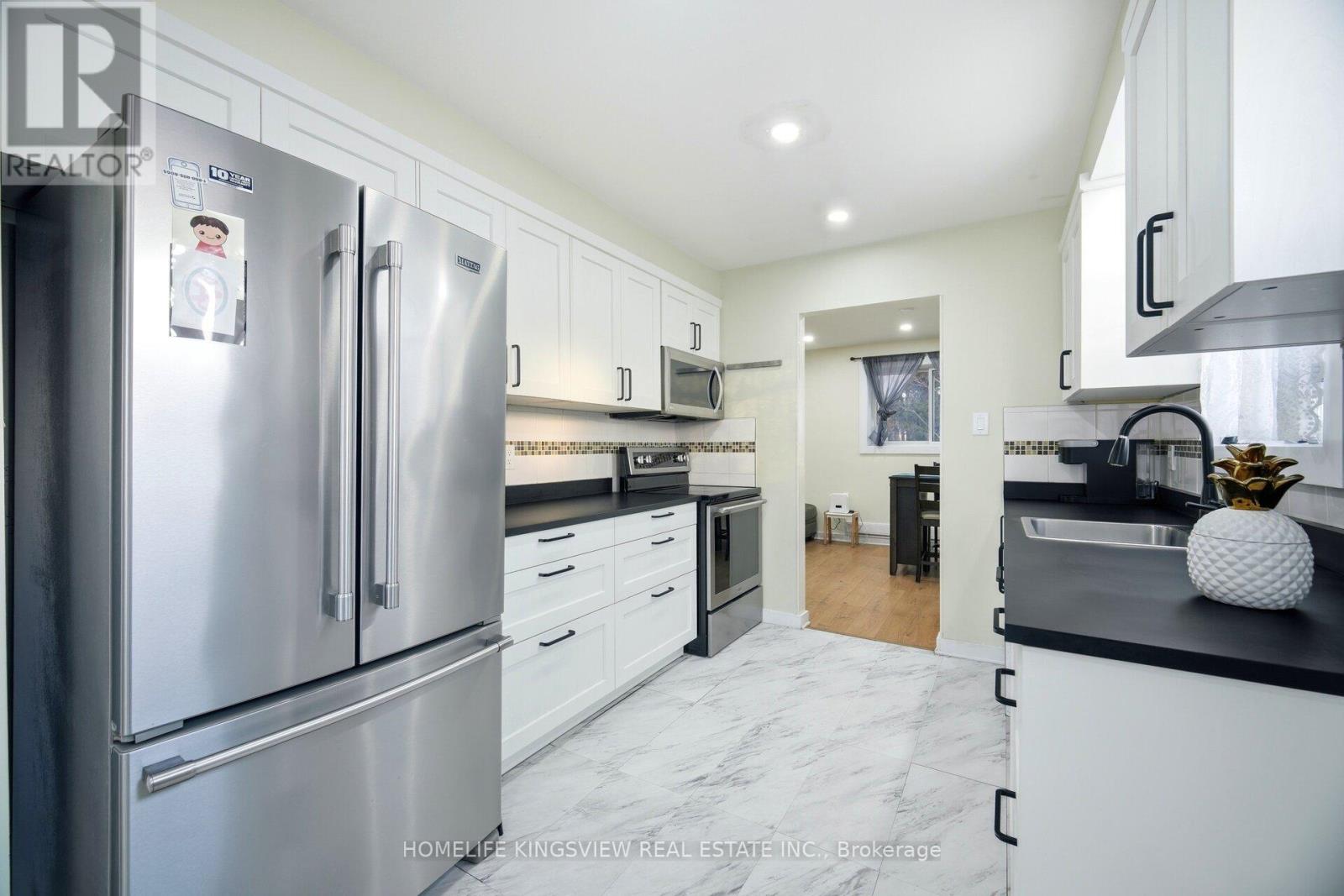 405 Maplegrove Avenue, Bradford West Gwillimbury (Bradford), Ontario  L3Z 1V8 - Photo 12 - N12971670