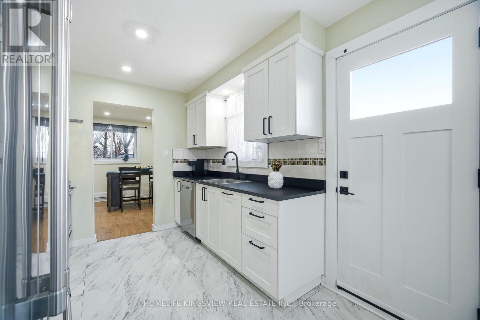 405 Maplegrove Avenue, Bradford West Gwillimbury (Bradford), Ontario  L3Z 1V8 - Photo 14 - N12971670