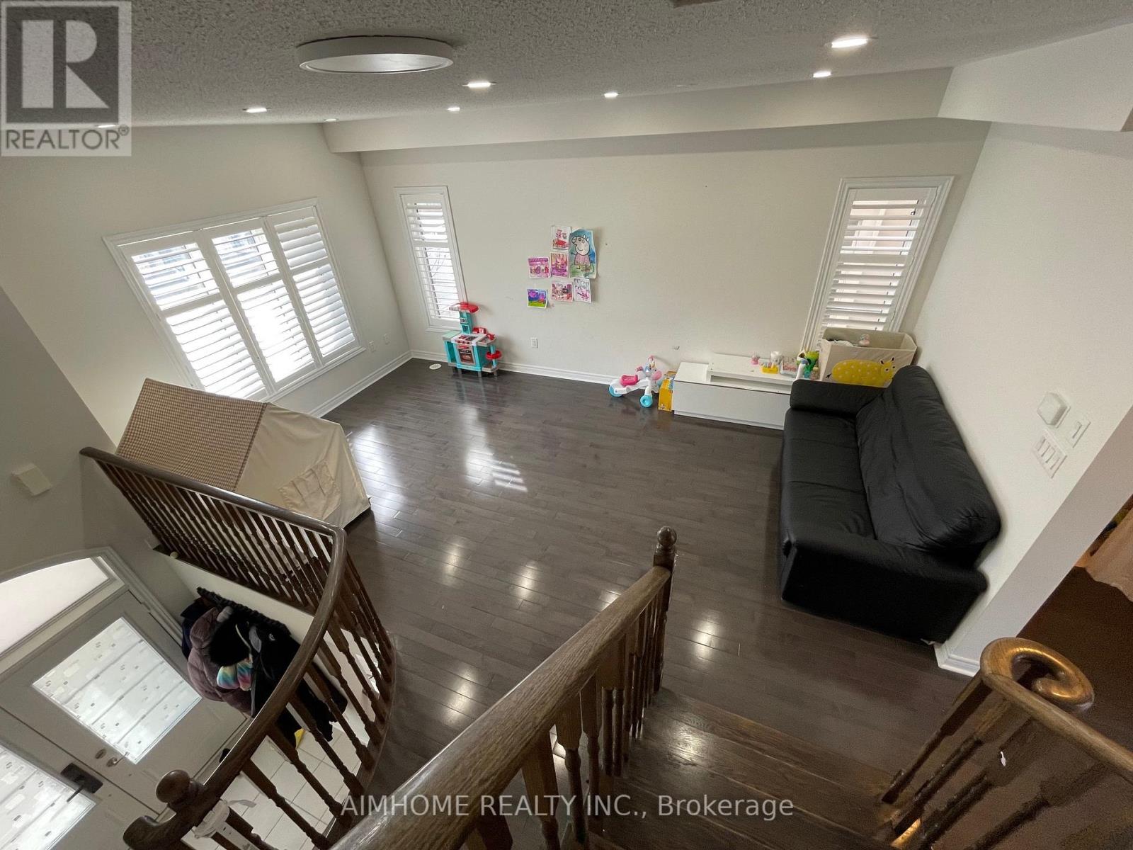 104 Grand Trunk Avenue, Vaughan, Ontario  L6A 0Y3 - Photo 8 - N12933774