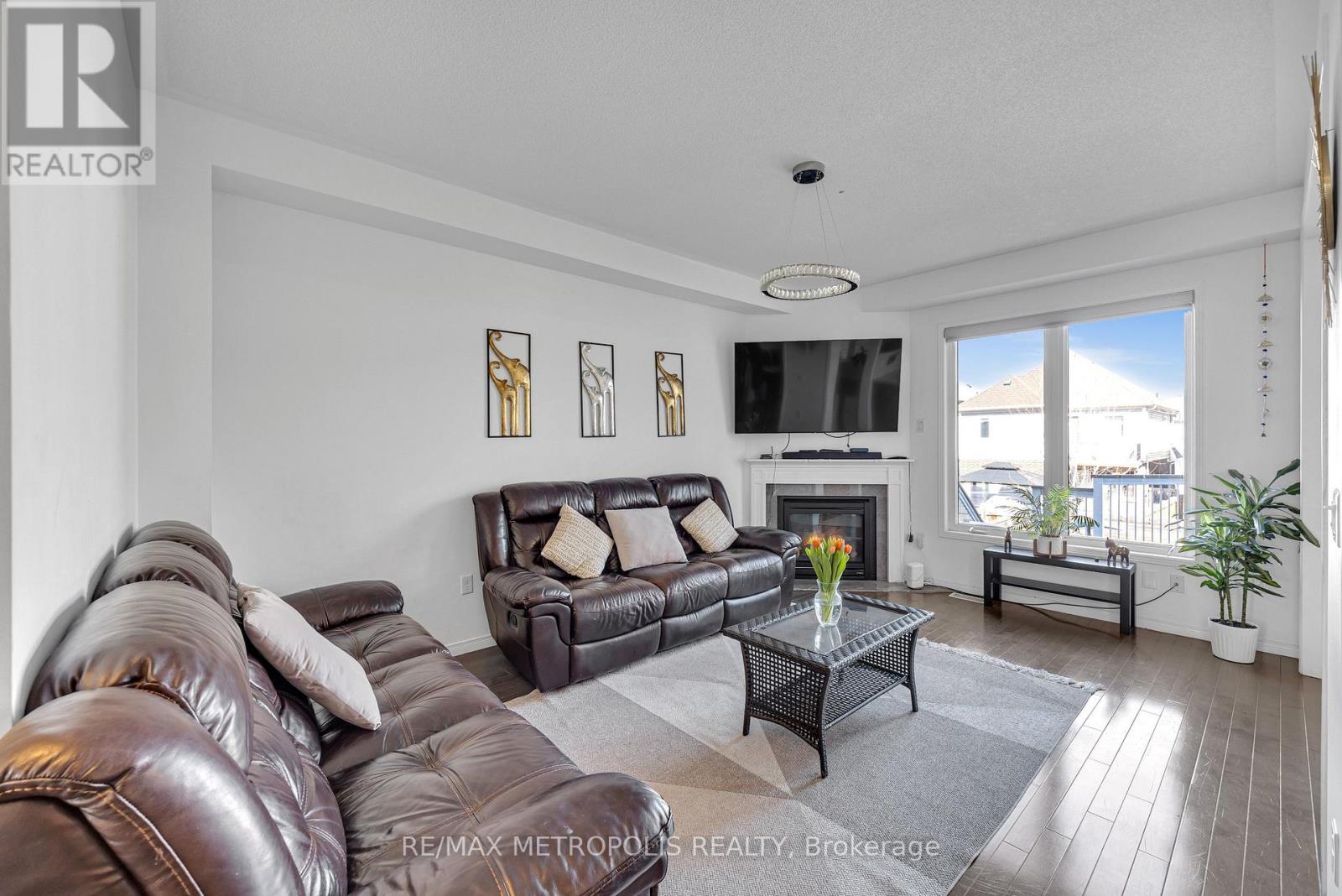 118 Cauthers Crescent, New Tecumseth, Ontario  L9R 1H2 - Photo 10 - N12972084