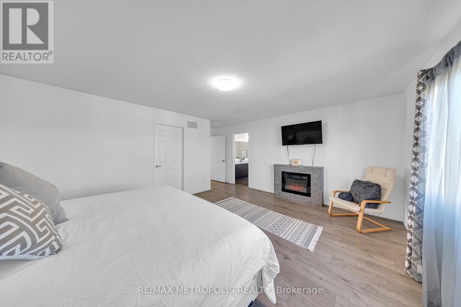 118 Cauthers Crescent, New Tecumseth, Ontario  L9R 1H2 - Photo 26 - N12972084