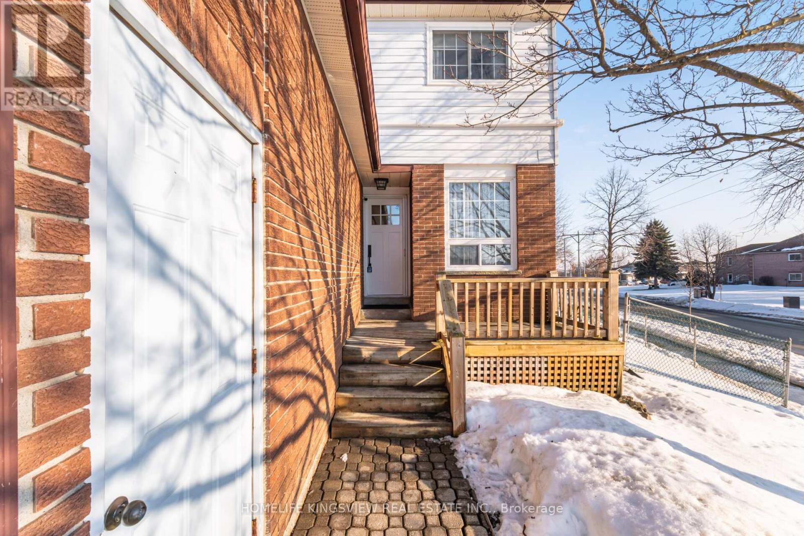 405 Maplegrove Avenue, Bradford West Gwillimbury (Bradford), Ontario  L3Z 1V8 - Photo 5 - N12971670