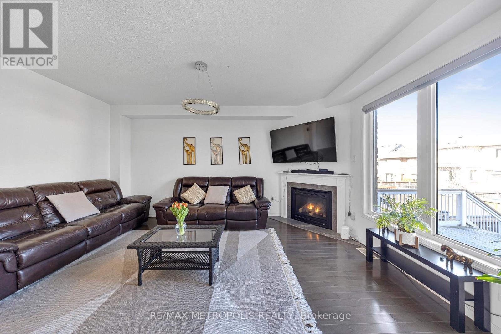 118 Cauthers Crescent, New Tecumseth, Ontario  L9R 1H2 - Photo 12 - N12972084