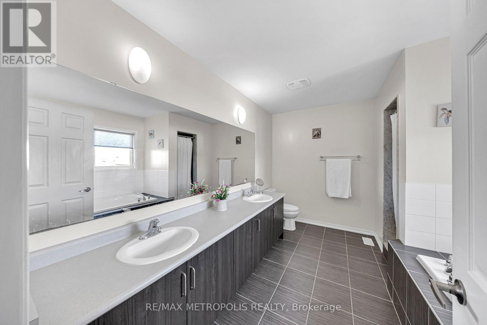 118 Cauthers Crescent, New Tecumseth, Ontario  L9R 1H2 - Photo 28 - N12972084