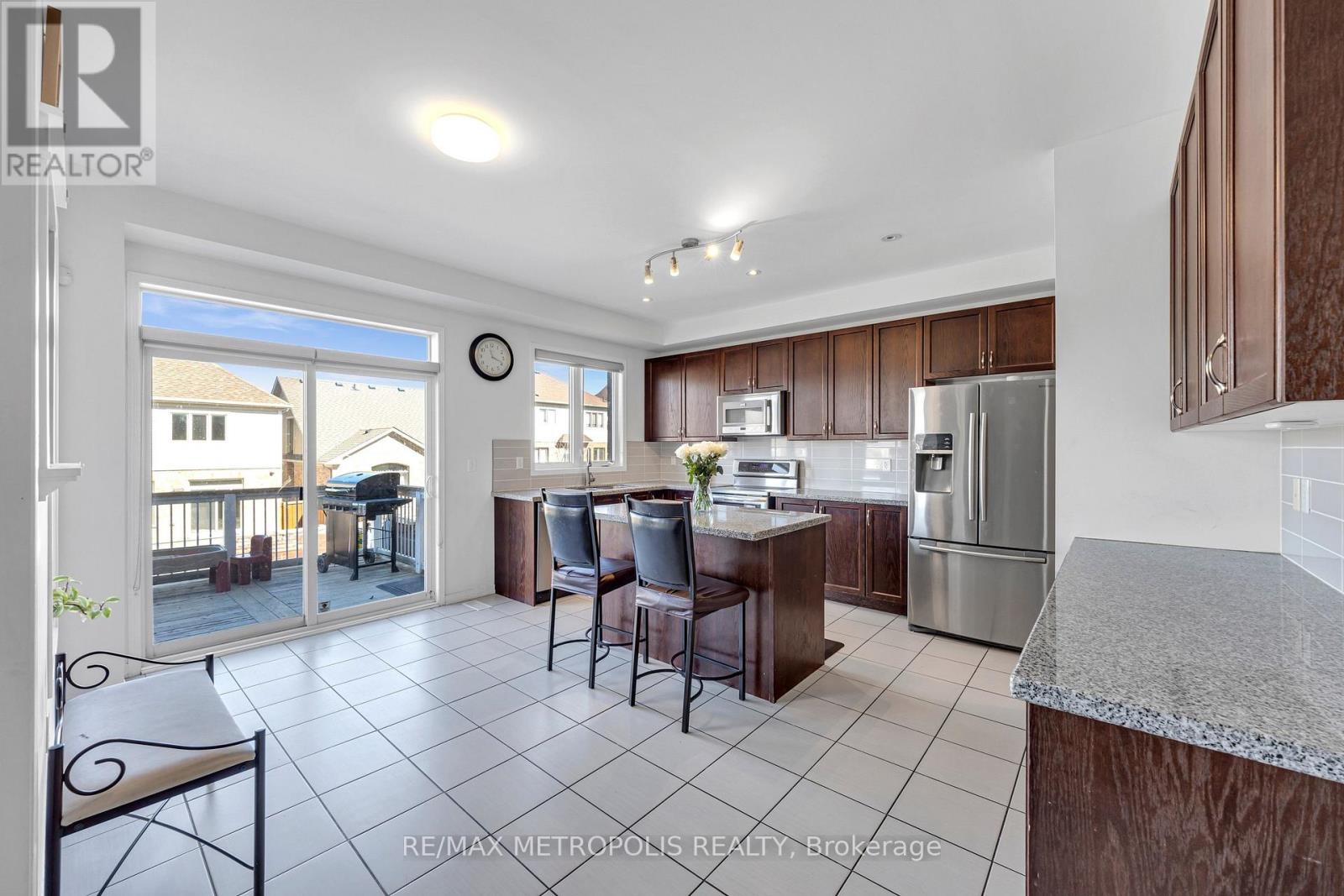 118 Cauthers Crescent, New Tecumseth, Ontario  L9R 1H2 - Photo 13 - N12972084