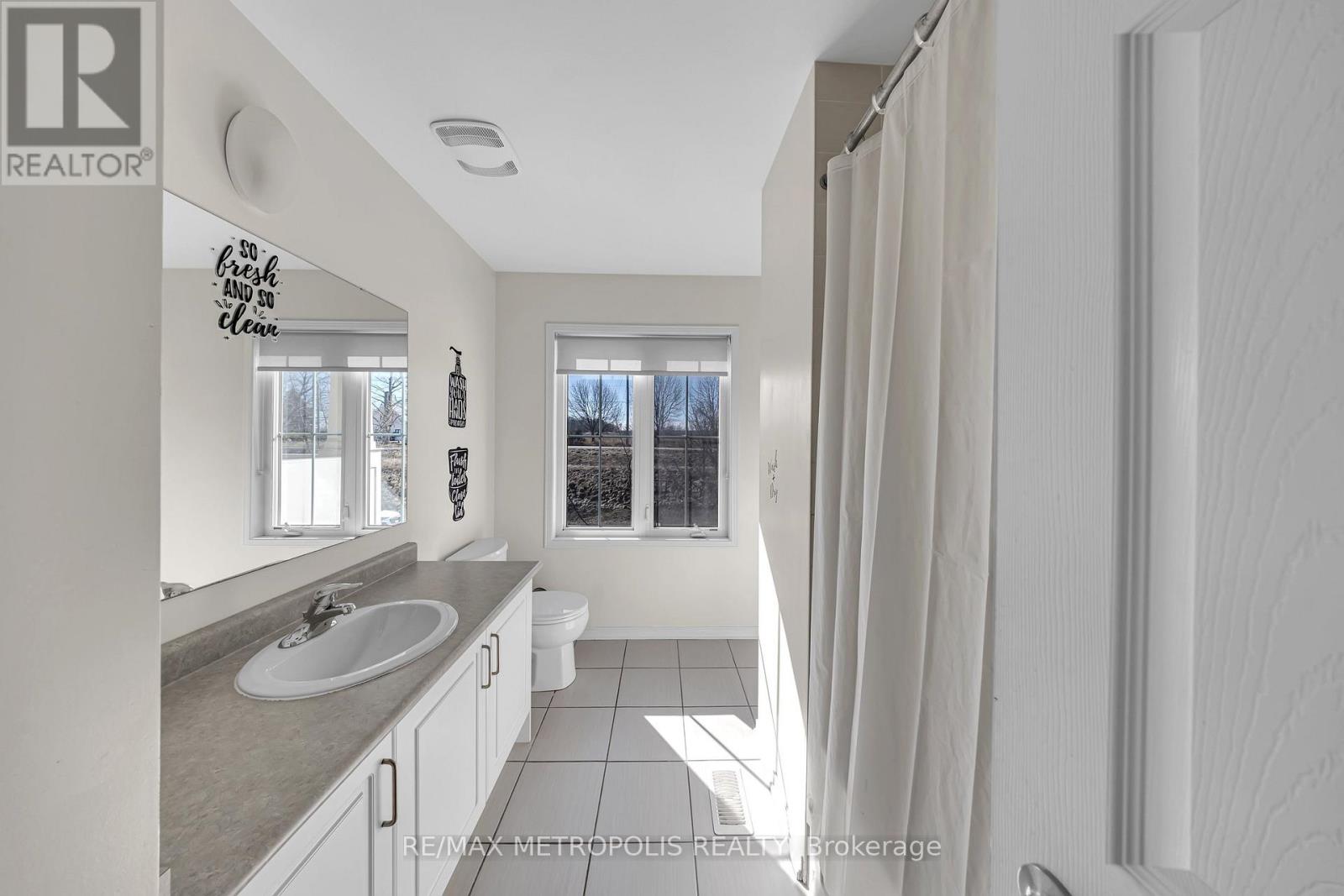 118 Cauthers Crescent, New Tecumseth, Ontario  L9R 1H2 - Photo 20 - N12972084