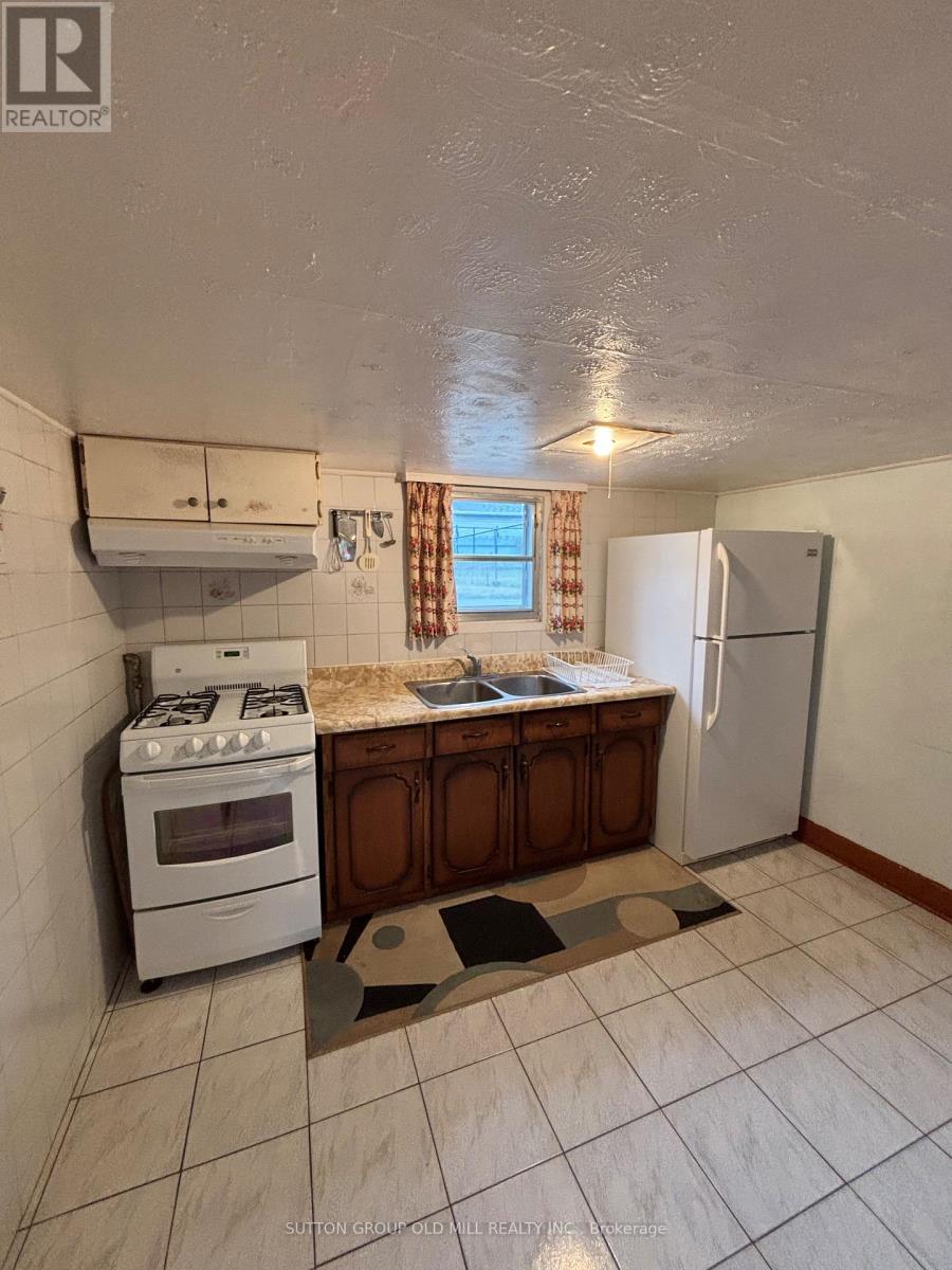 14 Ashmore Avenue, Toronto, Ontario M8Z 4C4 - Photo 26 - W12908528