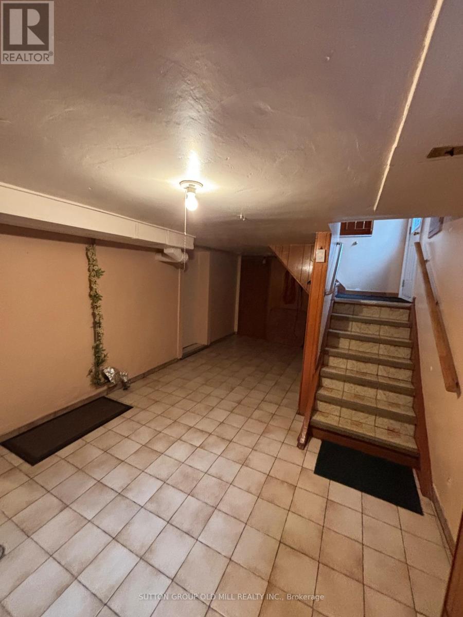 14 Ashmore Avenue, Toronto, Ontario M8Z 4C4 - Photo 24 - W12908528