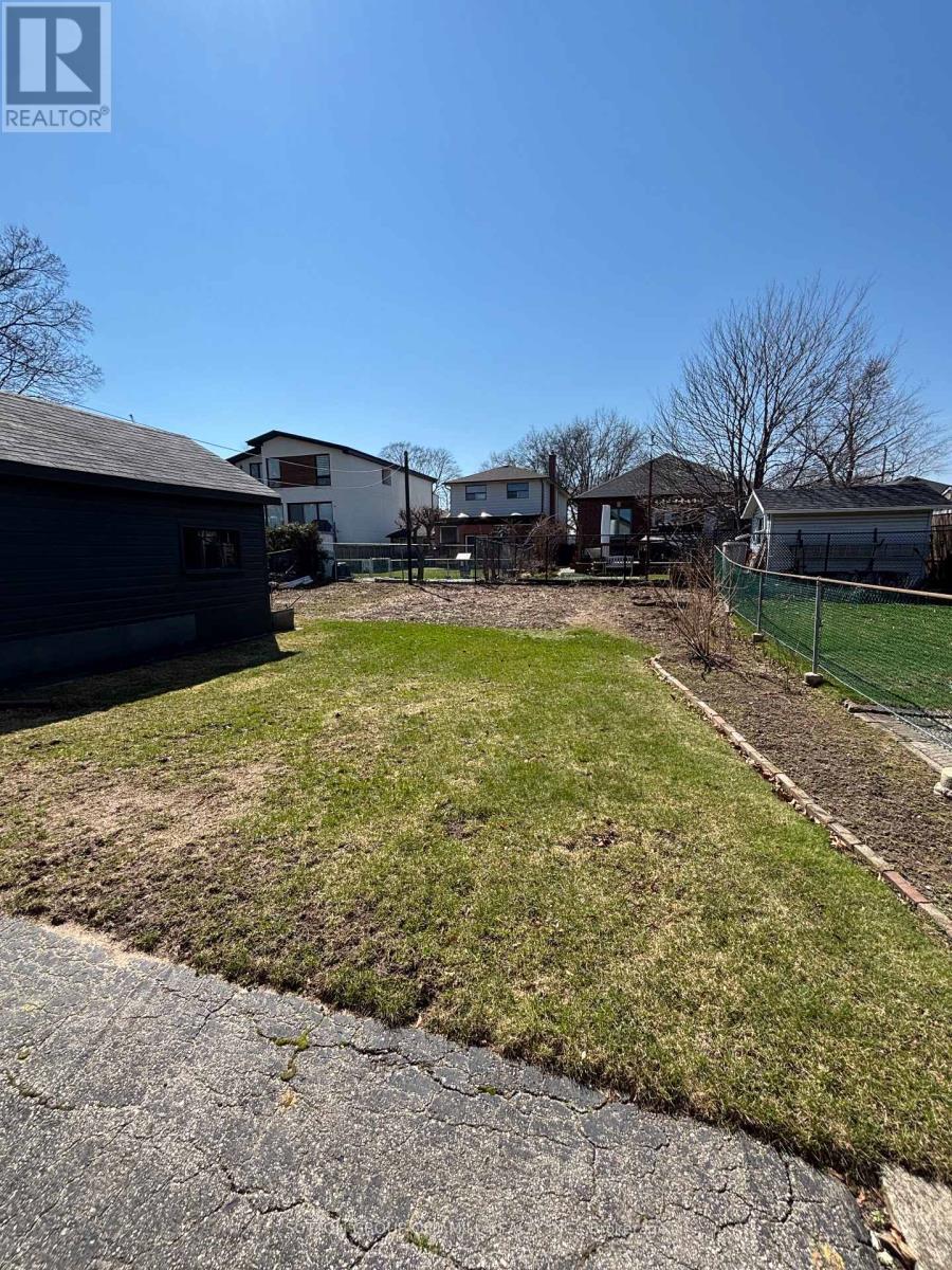 14 Ashmore Avenue, Toronto, Ontario M8Z 4C4 - Photo 40 - W12908528