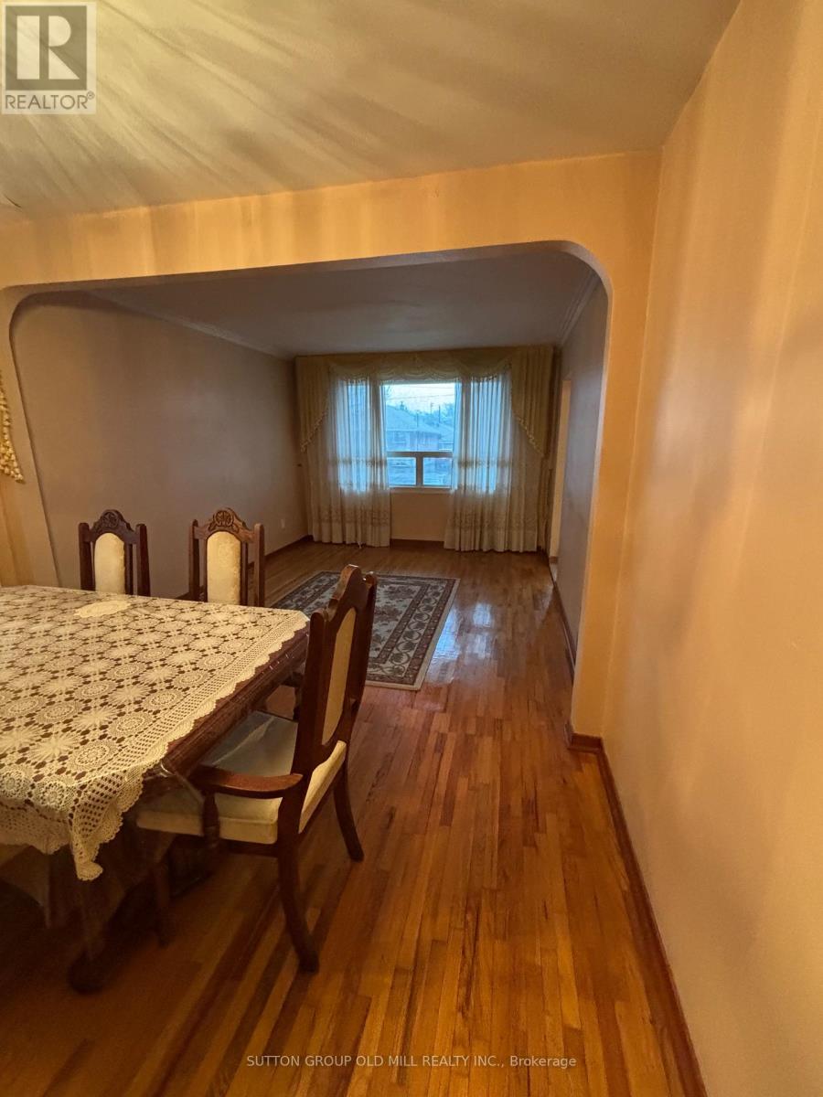 14 Ashmore Avenue, Toronto, Ontario M8Z 4C4 - Photo 15 - W12908528