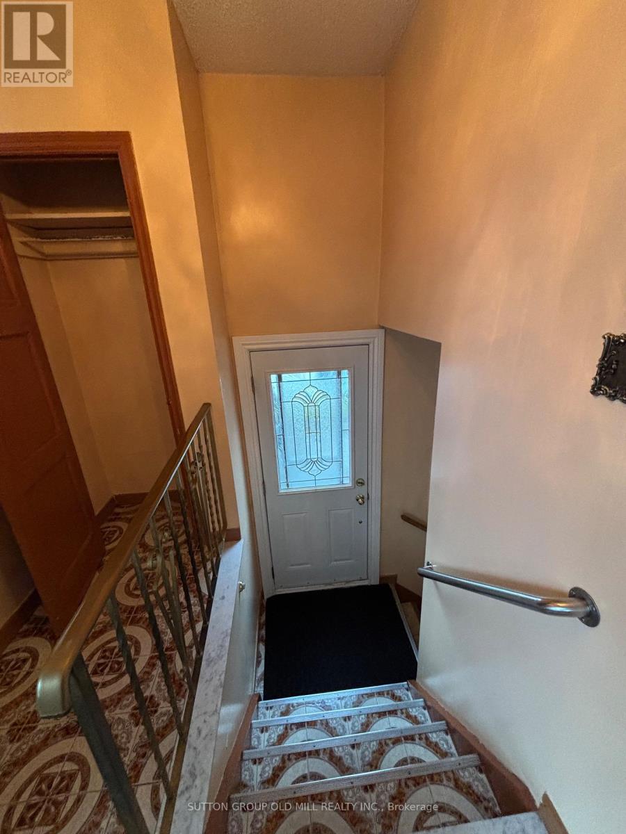 14 Ashmore Avenue, Toronto, Ontario M8Z 4C4 - Photo 22 - W12908528