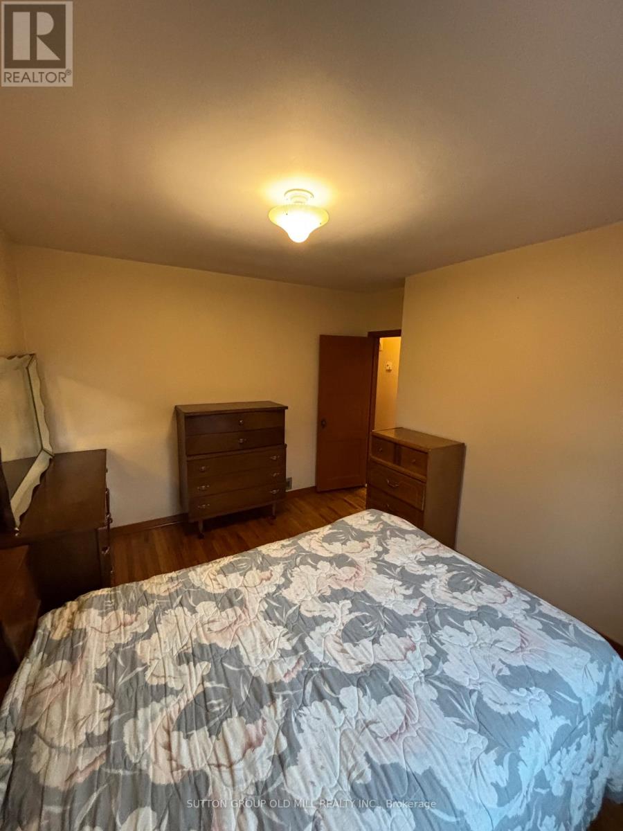 14 Ashmore Avenue, Toronto, Ontario M8Z 4C4 - Photo 19 - W12908528