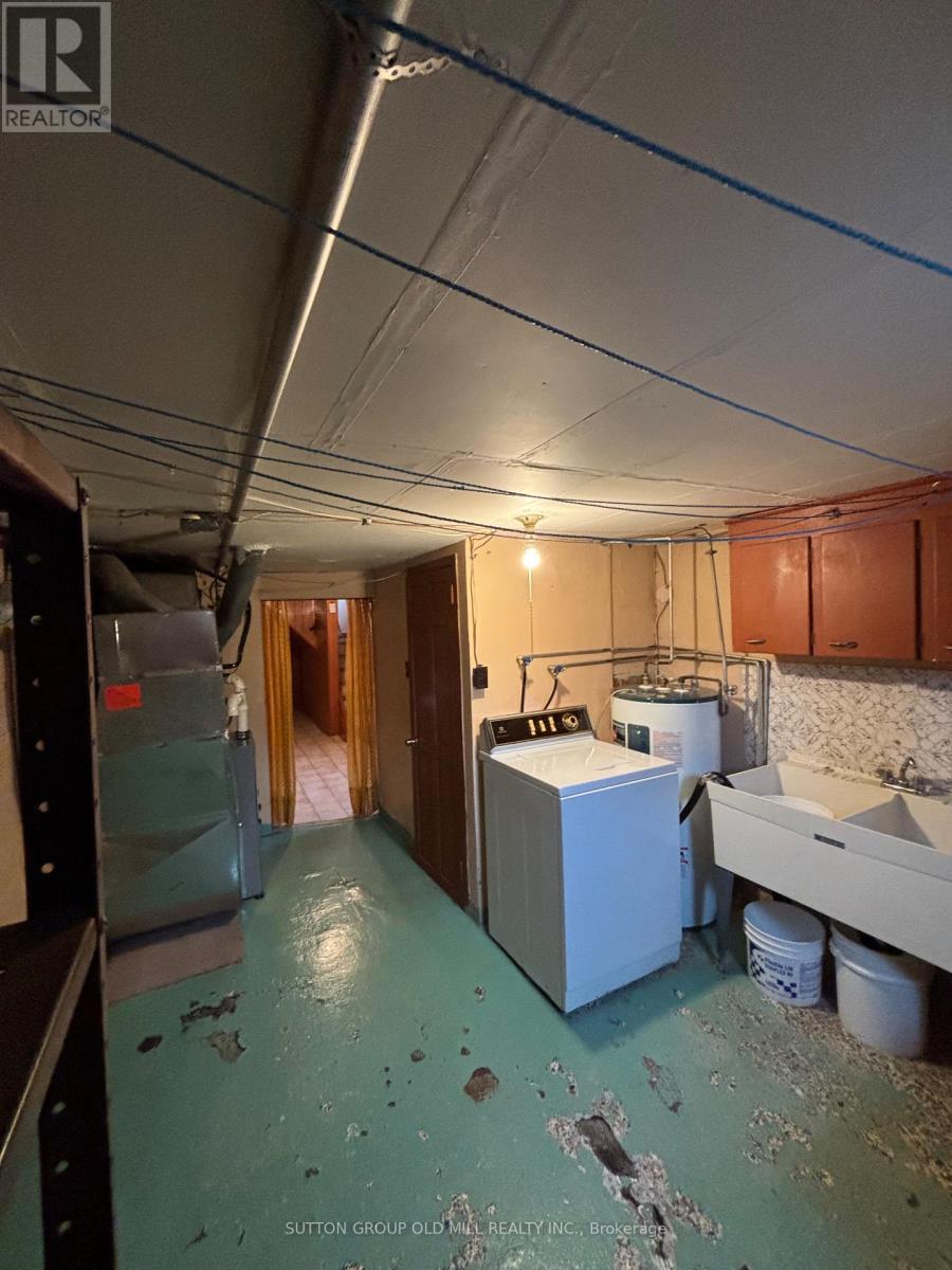 14 Ashmore Avenue, Toronto, Ontario M8Z 4C4 - Photo 32 - W12908528