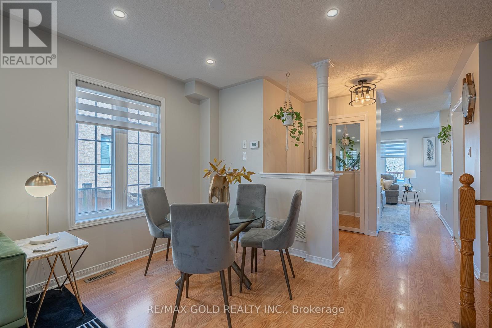 113 Rockgarden Trail, Brampton, Ontario  L6R 3N2 - Photo 5 - W12968656