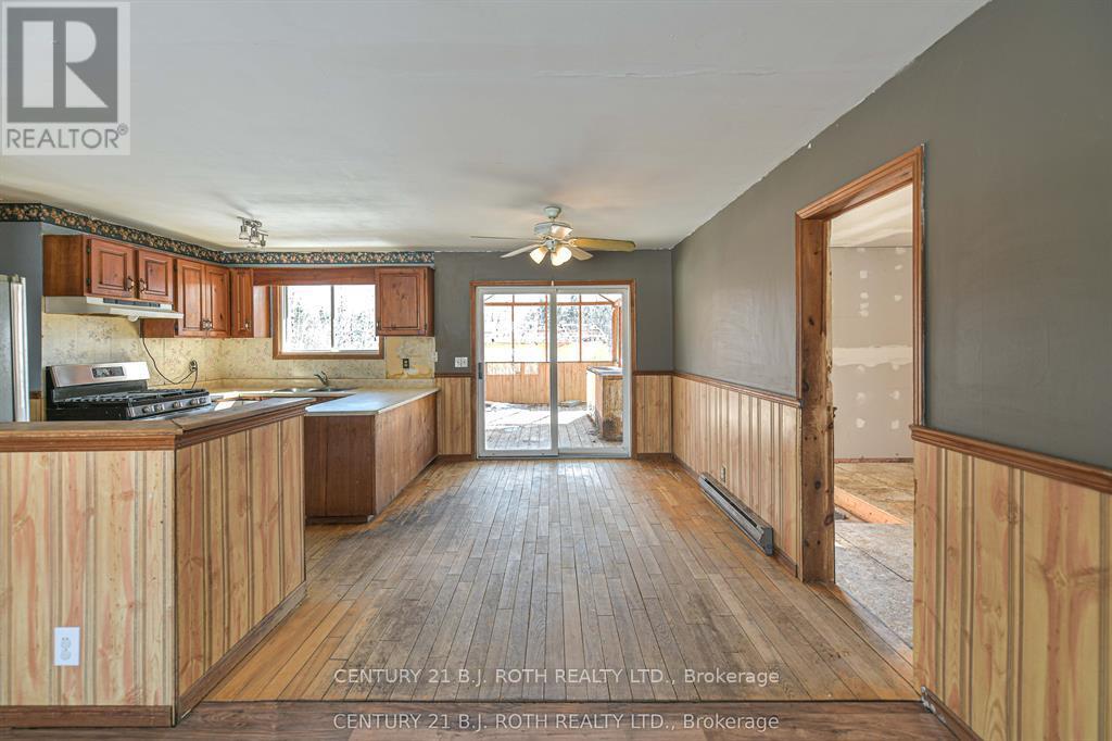 374 Monck Road, Kawartha Lakes, Ontario  L0K 1W0 - Photo 12 - X12972232