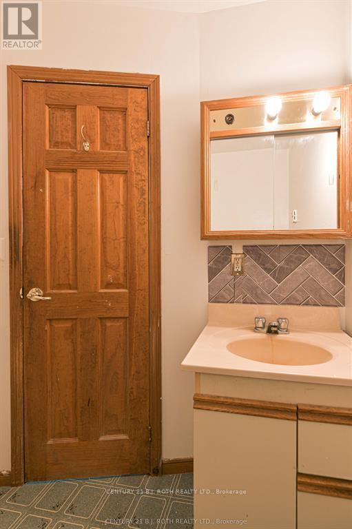 374 Monck Road, Kawartha Lakes, Ontario  L0K 1W0 - Photo 22 - X12972232