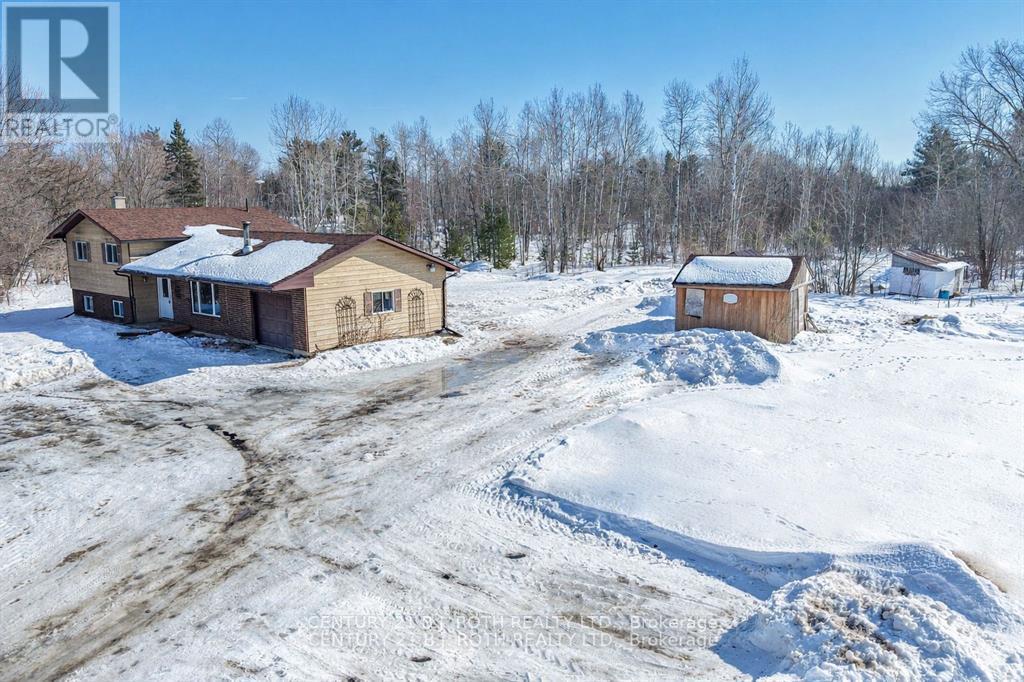 374 Monck Road, Kawartha Lakes, Ontario  L0K 1W0 - Photo 4 - X12972232