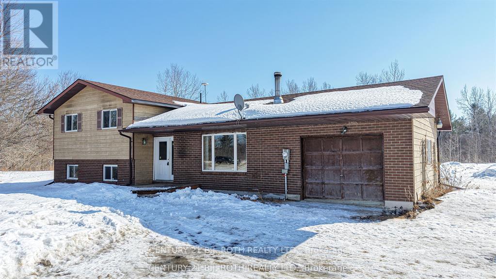 374 Monck Road, Kawartha Lakes, Ontario  L0K 1W0 - Photo 5 - X12972232