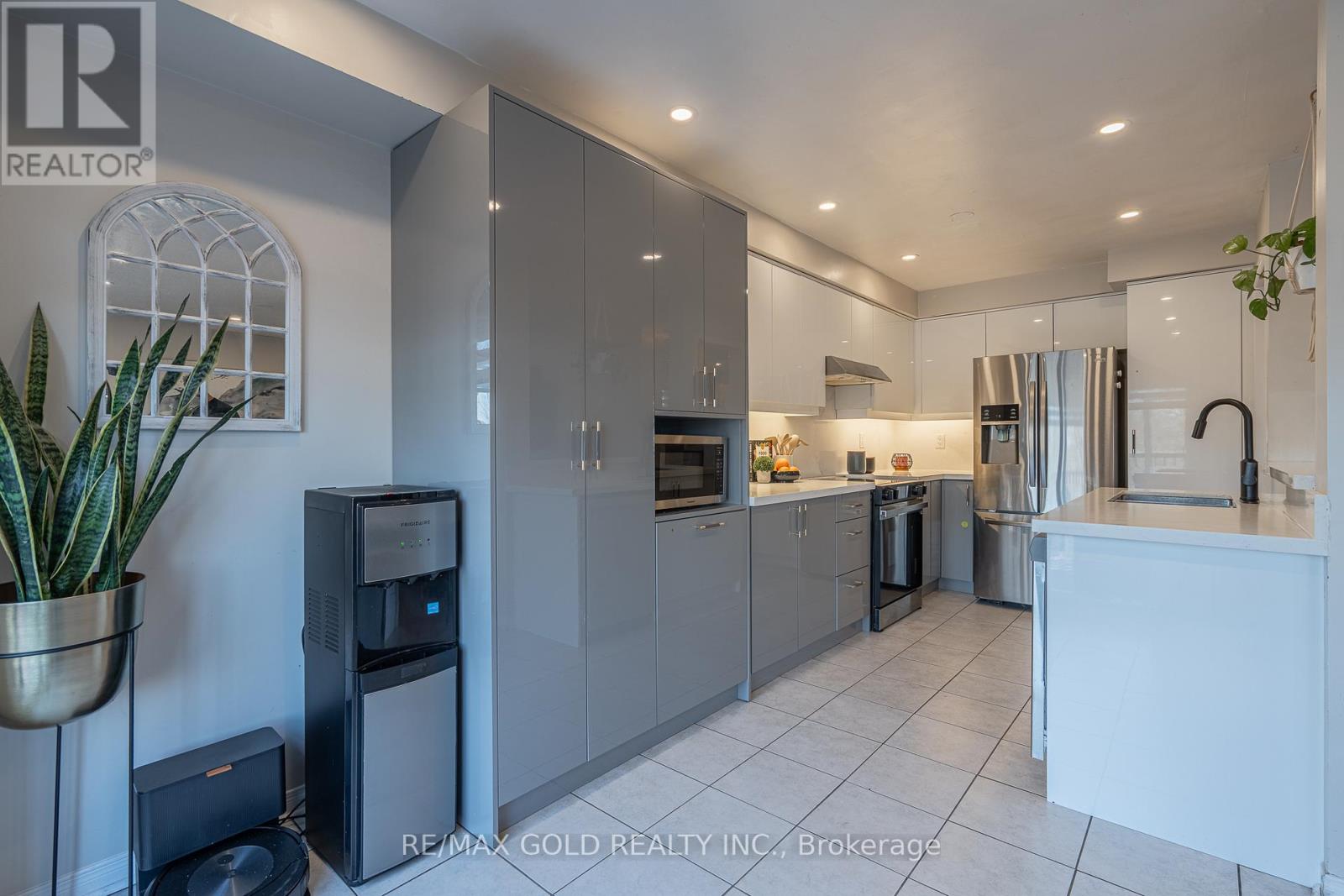 113 Rockgarden Trail, Brampton, Ontario  L6R 3N2 - Photo 9 - W12968656