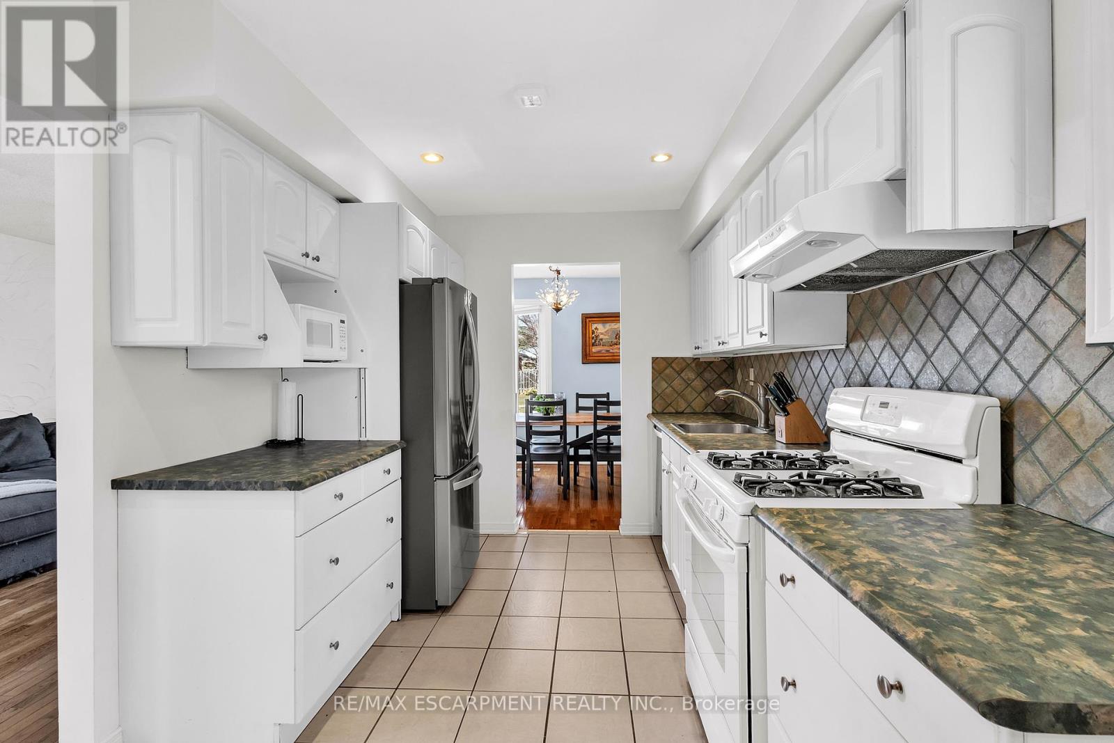 148 Gordon Drummond Avenue, Hamilton, Ontario  L8J 1G3 - Photo 16 - X12972260