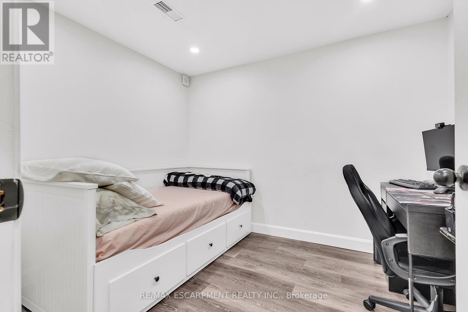 148 Gordon Drummond Avenue, Hamilton, Ontario  L8J 1G3 - Photo 34 - X12972260