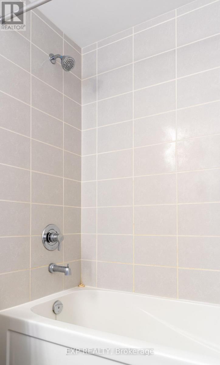 40 - 205 West Oak Trail, Kitchener, Ontario  N2R 0R9 - Photo 28 - X12972264