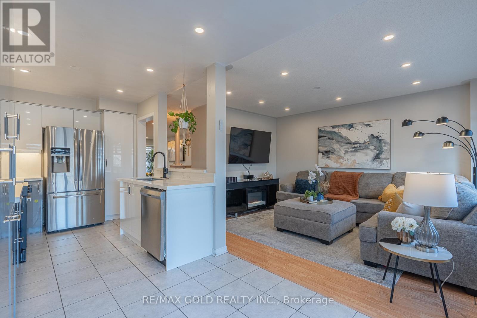 113 Rockgarden Trail, Brampton, Ontario  L6R 3N2 - Photo 7 - W12968656