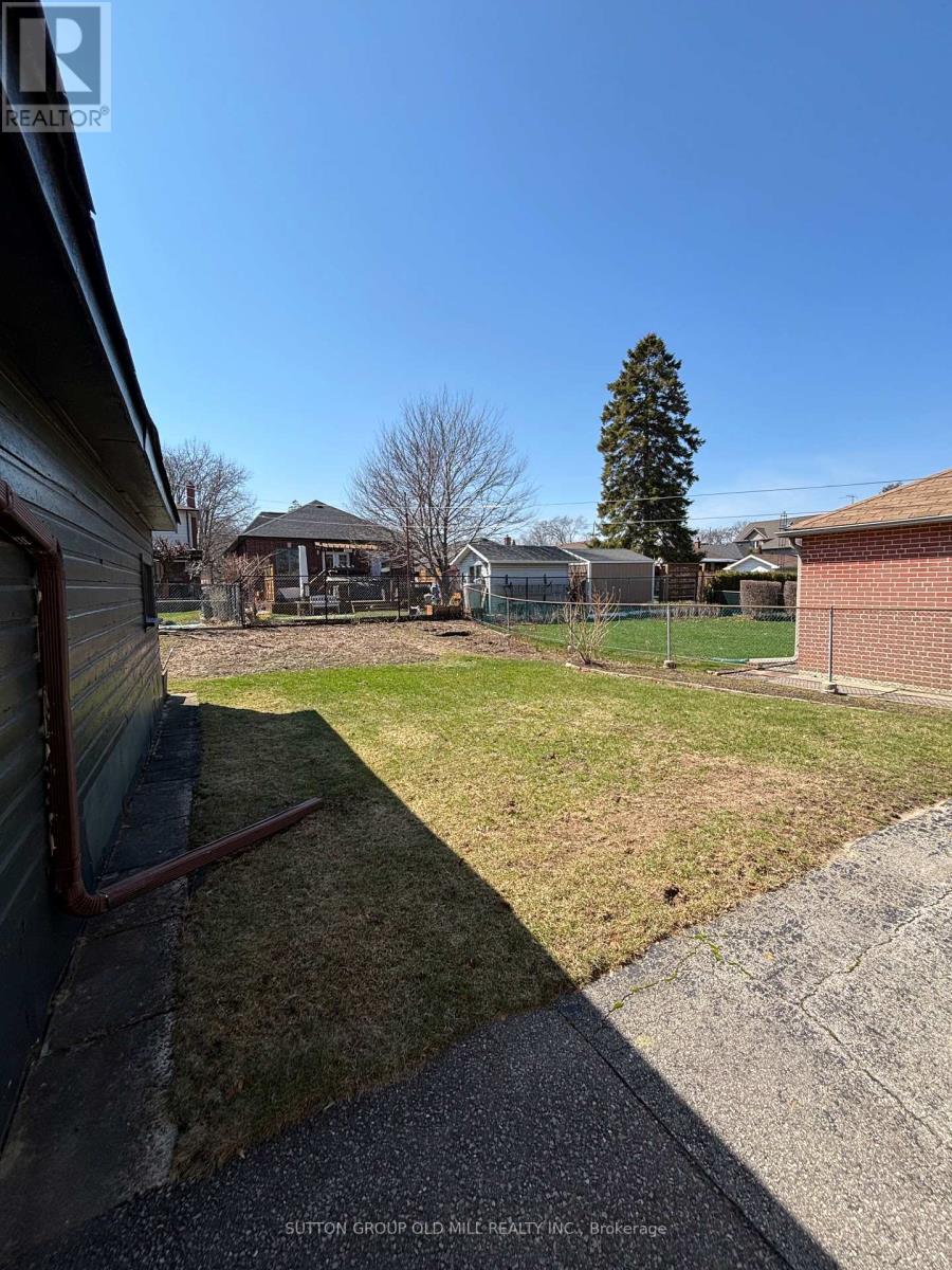 14 Ashmore Avenue, Toronto, Ontario M8Z 4C4 - Photo 39 - W12908528