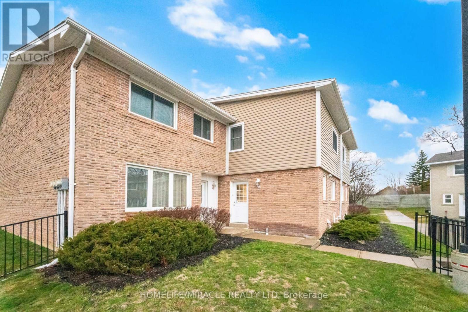 50 Westmount Road, Kitchener, Ontario  N2M 1R5 - Photo 3 - X12972308