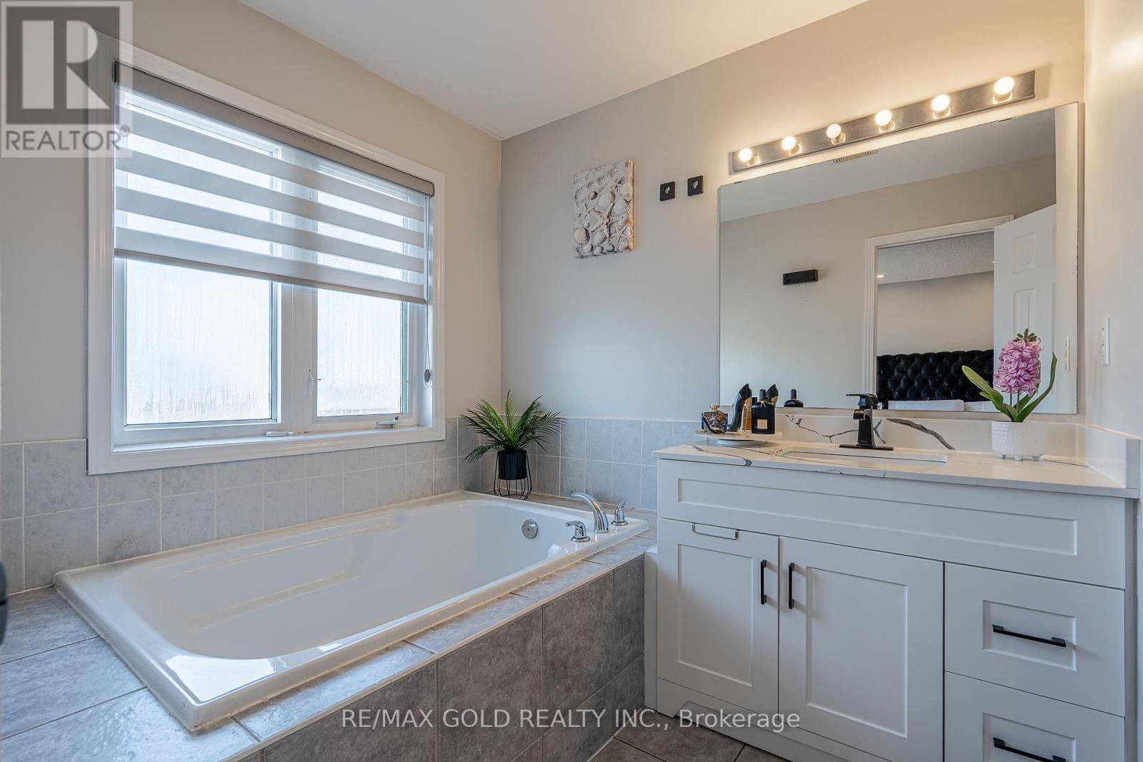 113 Rockgarden Trail, Brampton, Ontario  L6R 3N2 - Photo 19 - W12968656