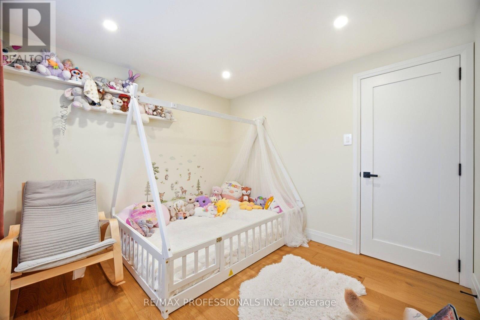 50 Trotters Lane, Brampton, Ontario  L6Y 1B6 - Photo 33 - W12972026