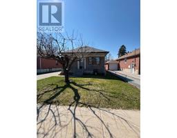 14 ASHMORE AVENUE, Toronto, Ontario