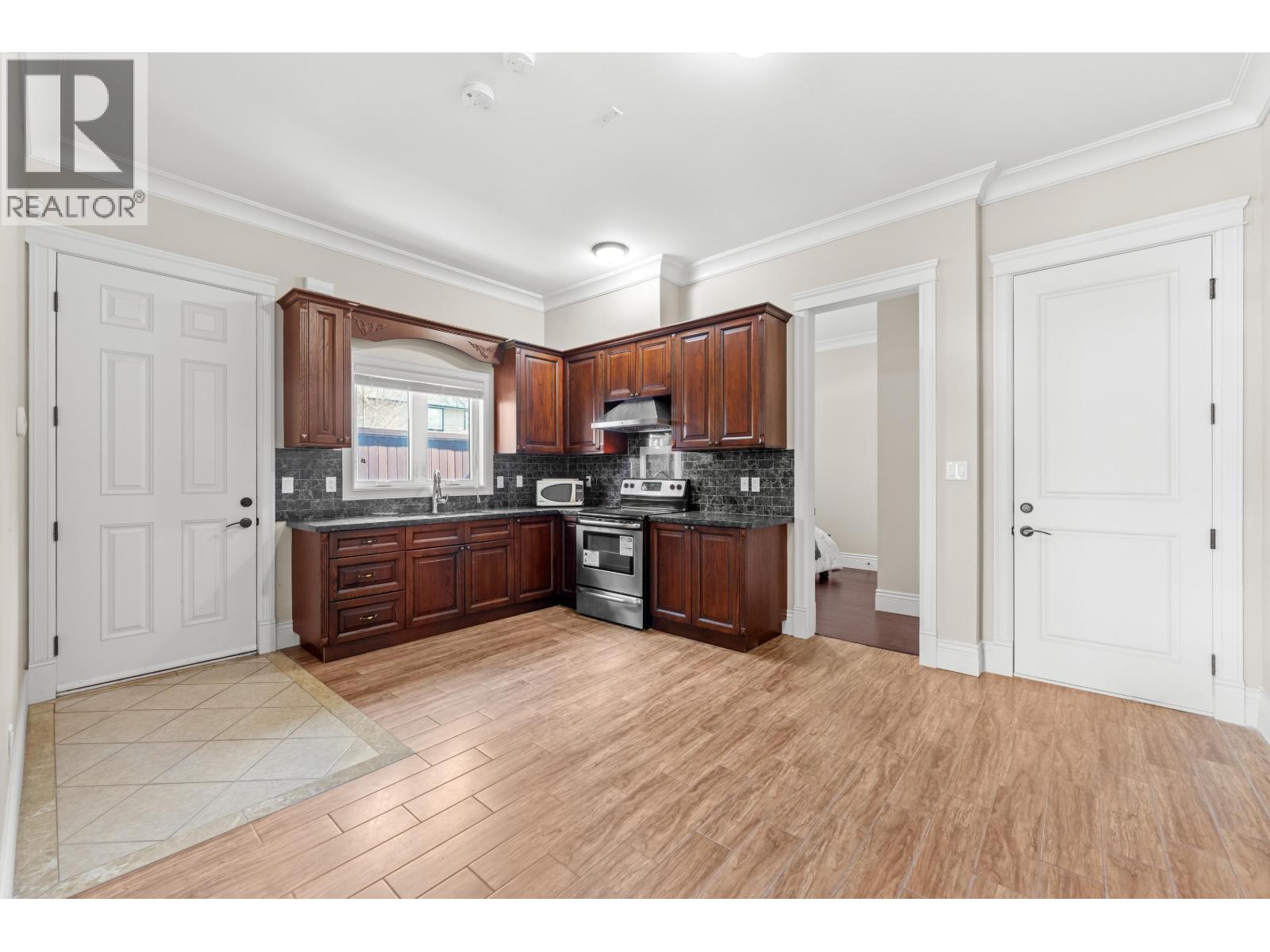 Listing image 13