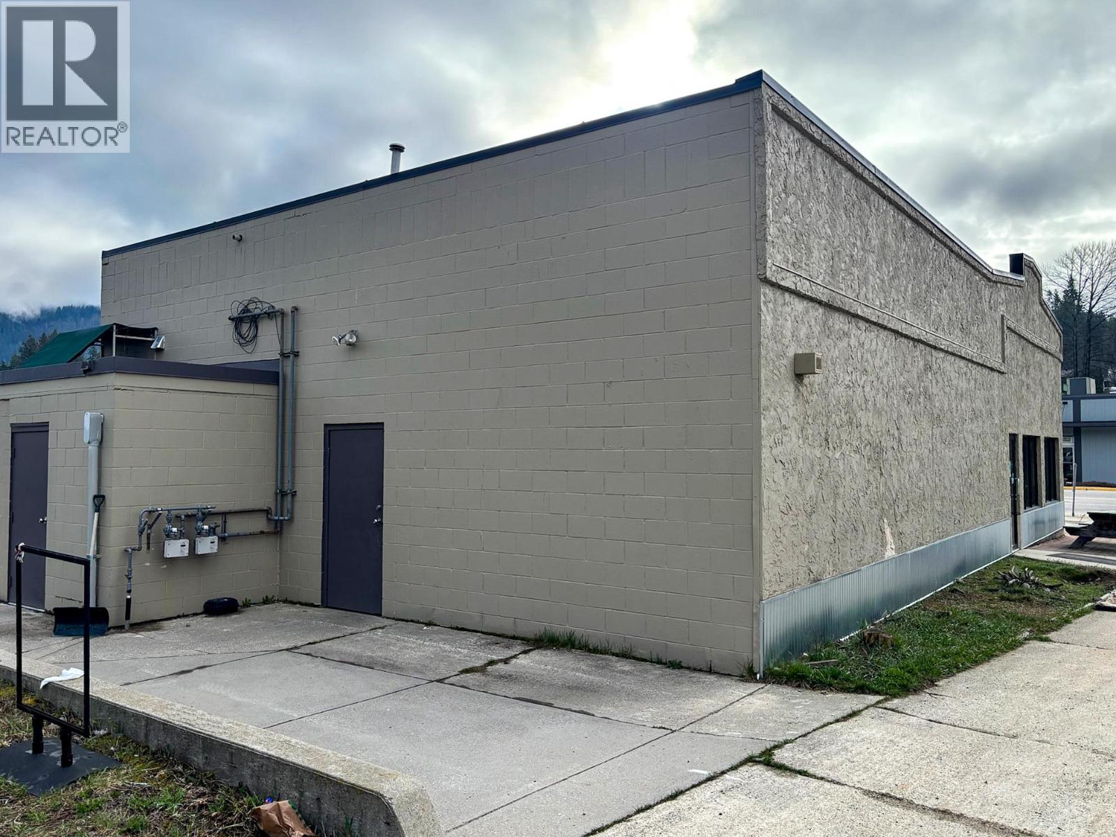 1949 Main Street, Fruitvale, British Columbia V0G 1L0 - Photo 5 - 10382402