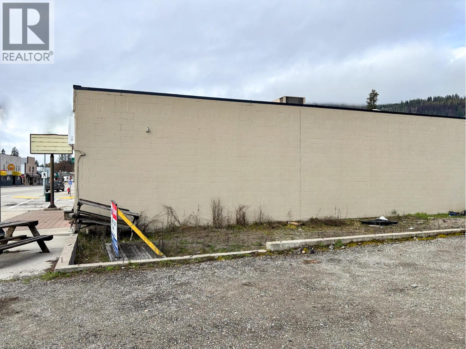 1949 Main Street, Fruitvale, British Columbia V0G 1L0 - Photo 3 - 10382402