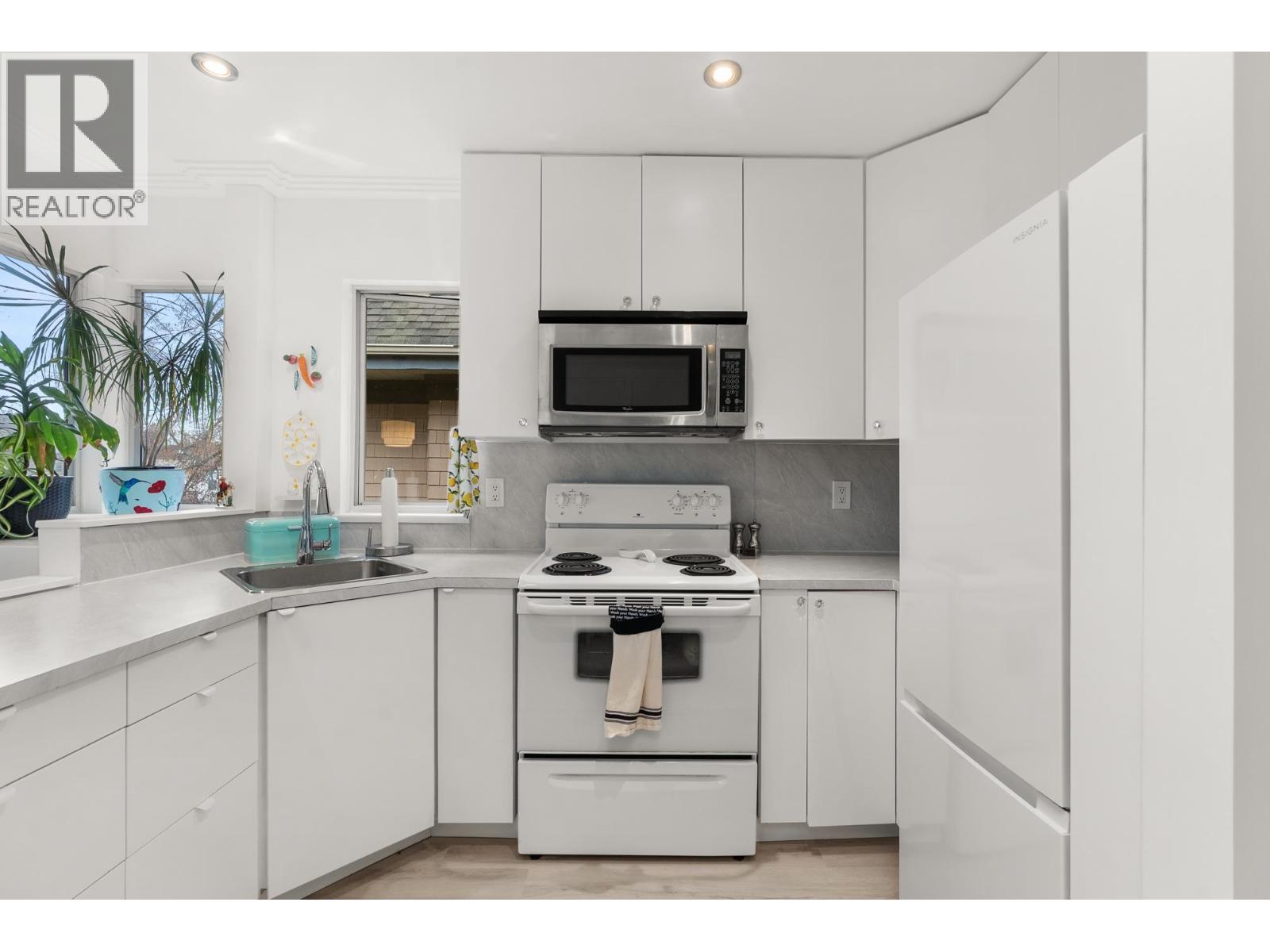 E301 623 W 14th Avenue, Vancouver, British Columbia V5Z 1P7 - Photo 16 - R3108526